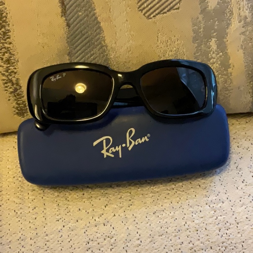 Rayban polarized sunglasses-RB4122- Very Good condition
